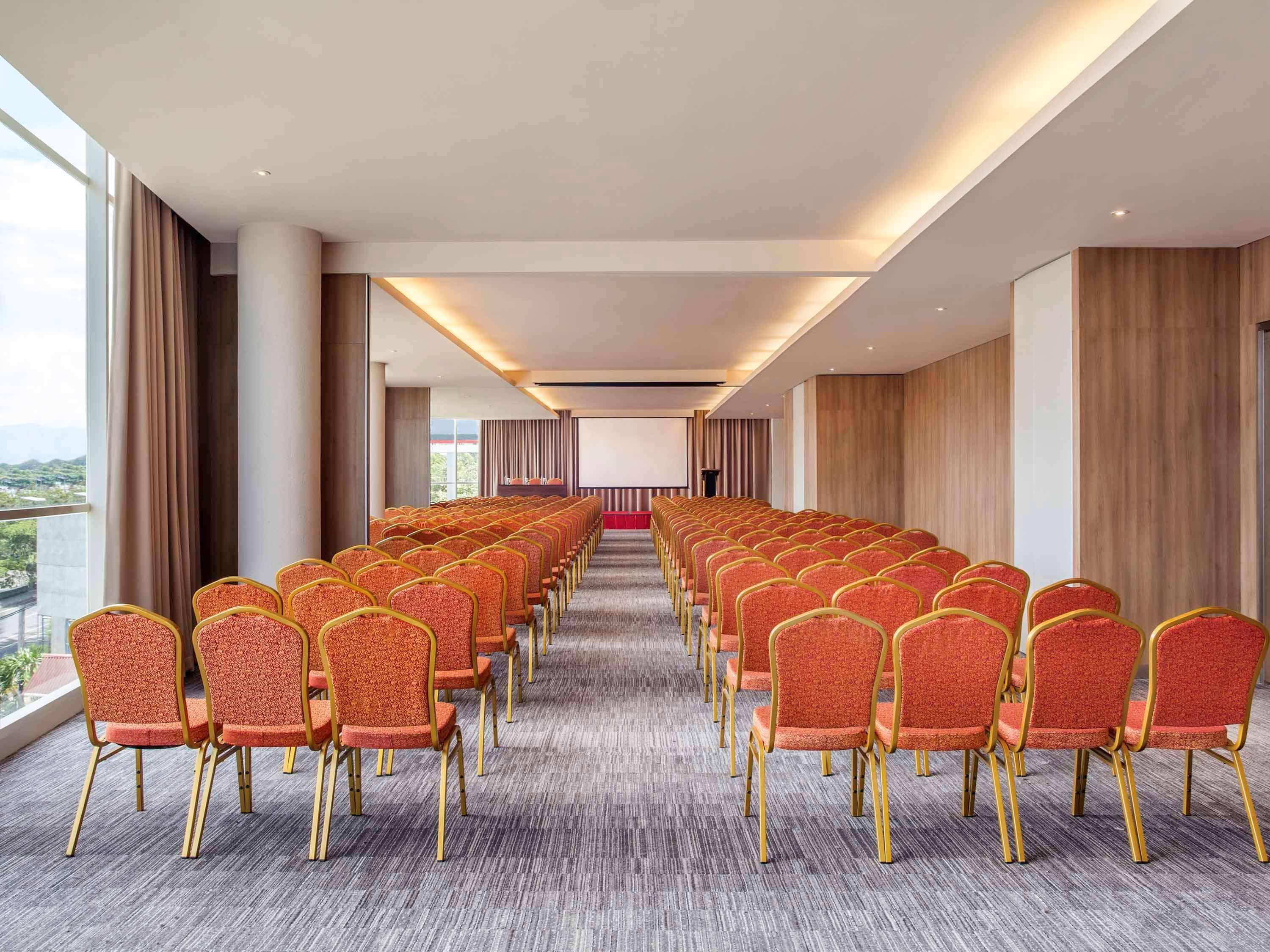 Ibis Manado City Center Boulevard Экстерьер фото